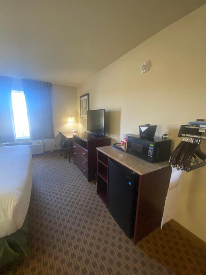 Cobblestone Hotel & Suites - Broken Bow Exterior foto